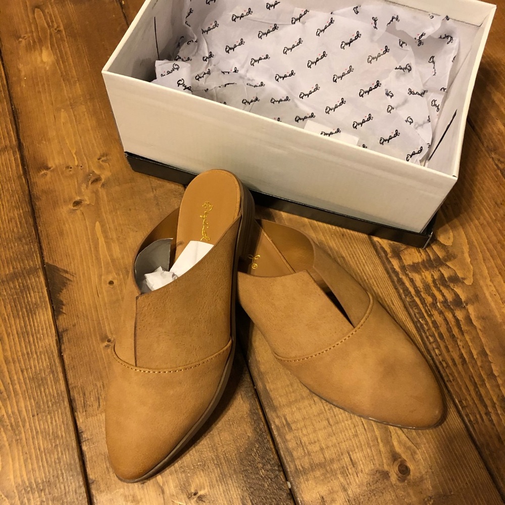 Women’s mule shoes 6.5